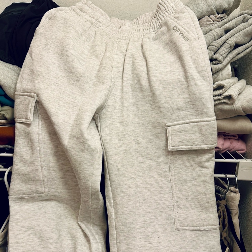 Dfyne Layni cargo sweats